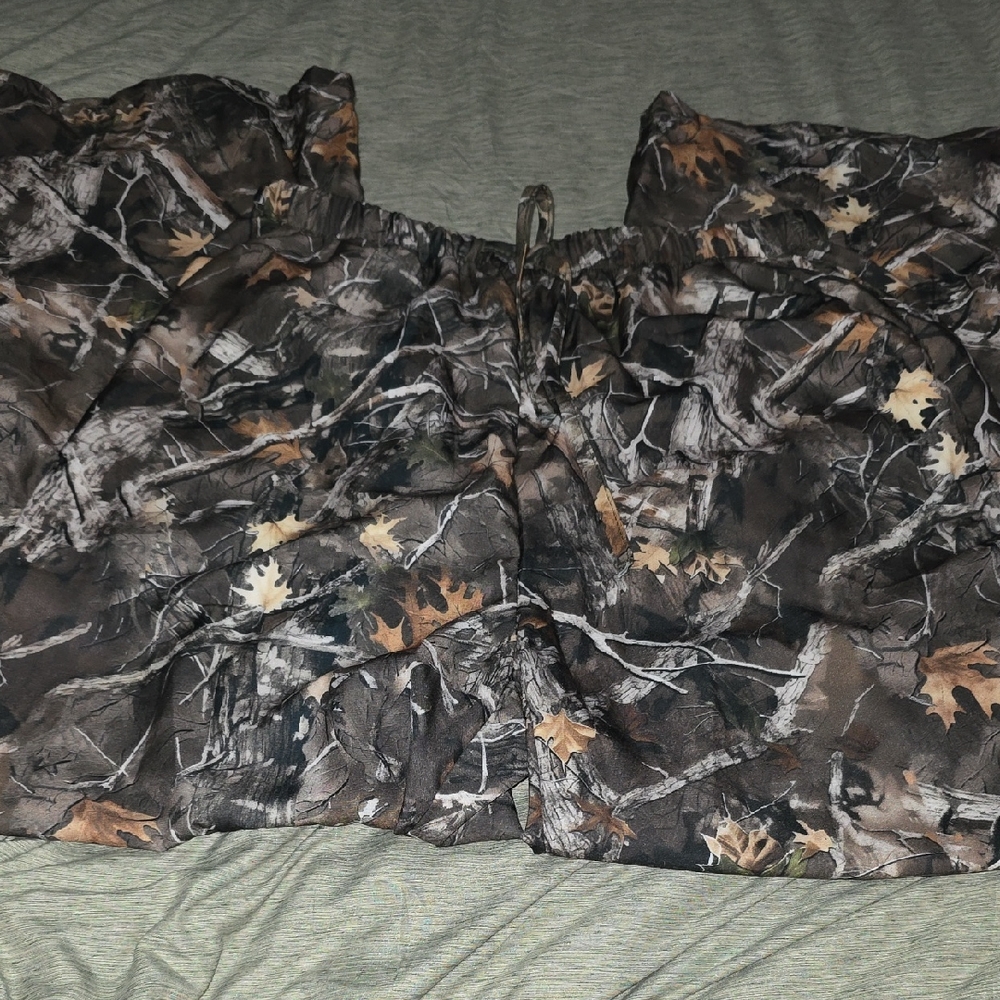 💫SHEIN Green and Gray Camouflage Shorts